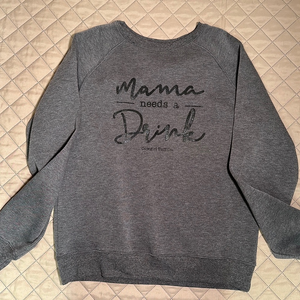 Cowgirl Tuff Co. Size M. Oversized sweatshirt.